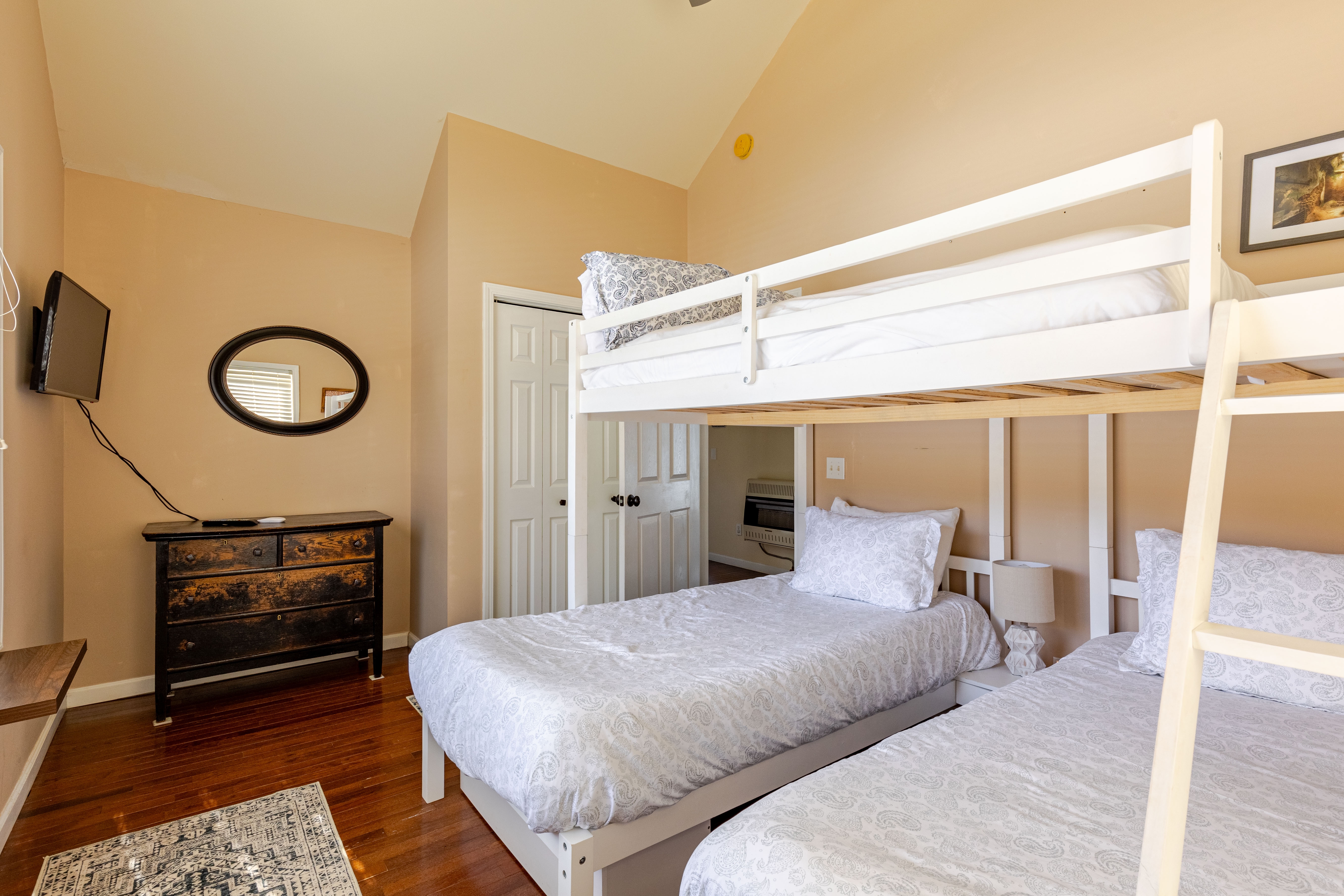 2nd Bedroom